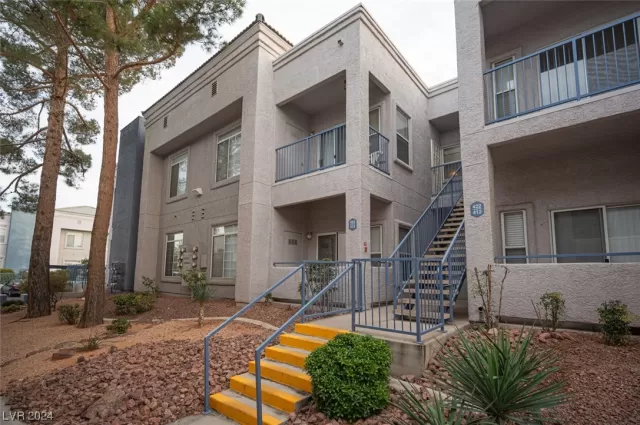 MLS: 2557684 Condo For Sale