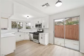 Photo #3: 2557717 Listing 