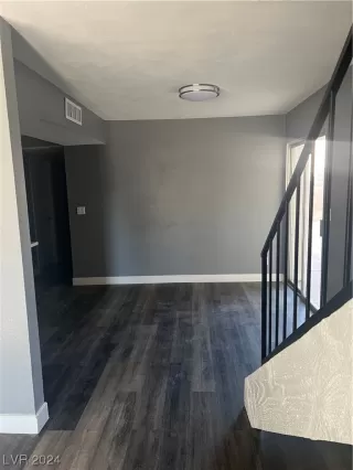 Photo #1: 2557720 Listing 