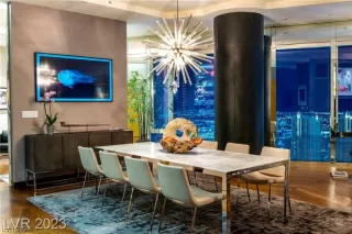 Photo #2: 2557758 Listing