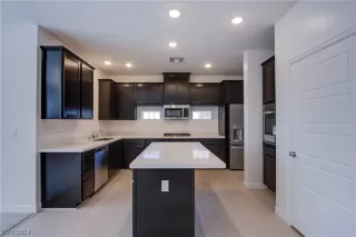 Photo #2: 2557765 Listing 