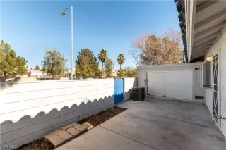 Photo #4: 2557796 Listing