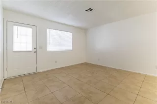 Photo #6: 2557796 Listing