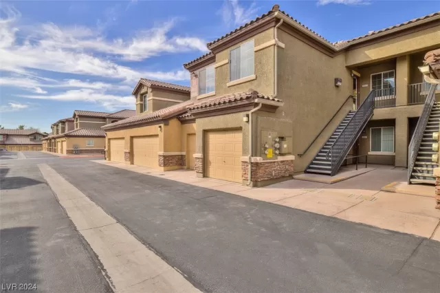 MLS: 2557814 Condo For Sale