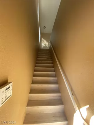 Photo #2: 2557837 Listing 