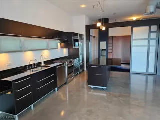 Photo #1: 2557845 Listing 