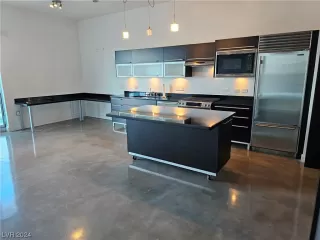 Photo #2: 2557845 Listing 