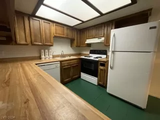 Photo #3: 2557852 Listing 