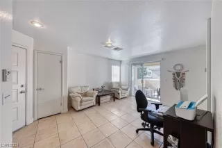 Photo #6: 2557855 Listing