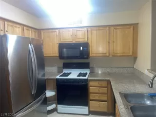 Photo #6: 2557862 Listing