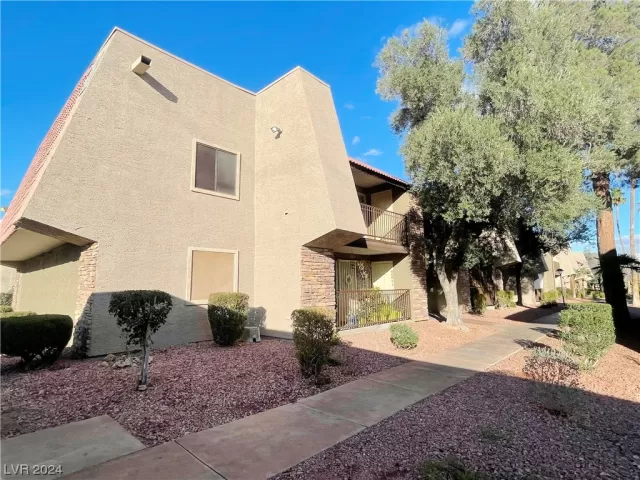 MLS: 2557874 Condo For Sale