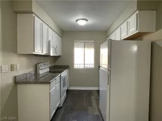 Photo #3: 2557874 Listing