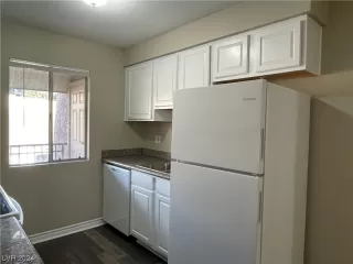 Photo #4: 2557874 Listing