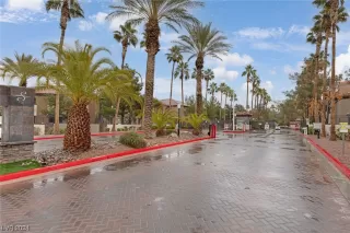 Photo #1: 2557892 Listing