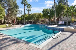 Photo #4: 2557892 Listing