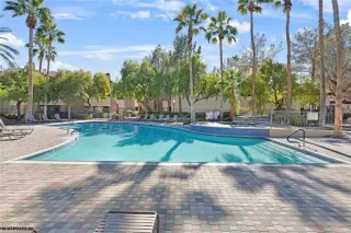 Photo #5: 2557892 Listing