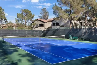 Photo #6: 2557892 Listing