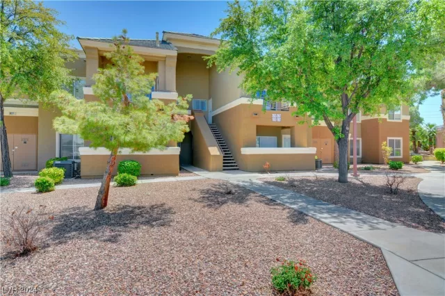 MLS: 2557897 Condo For Sale