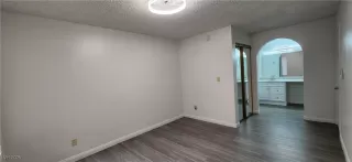 Photo #5: 2557909 Listing 