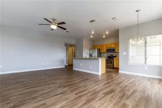 Photo #1: 2557939 Listing