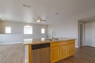 Photo #3: 2557939 Listing