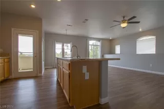 Photo #5: 2557939 Listing