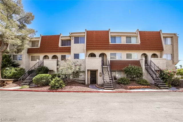 MLS: 2557945 Condo For Sale