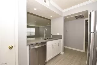 Photo #2: 2557982 Listing 