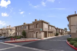 Photo #2: 2557992 Listing