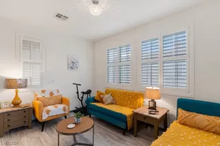 Photo #5: 2557992 Listing