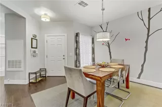 Photo #2: 2558006 Listing