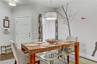 Photo #3: 2558006 Listing