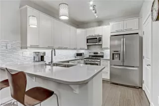 Photo #6: 2558006 Listing