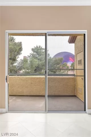 Photo #2: 2558010 Listing