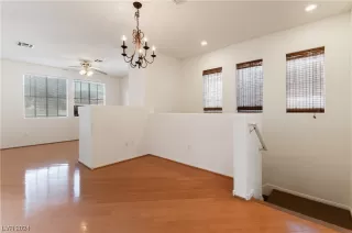 Photo #2: 2558024 Listing