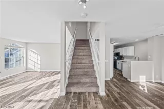 Photo #3: 2558065 Listing