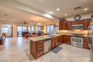 Photo #3: 2558081 Listing