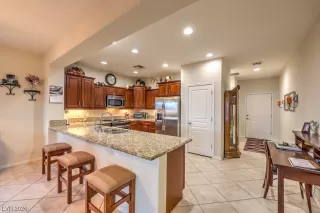 Photo #4: 2558081 Listing