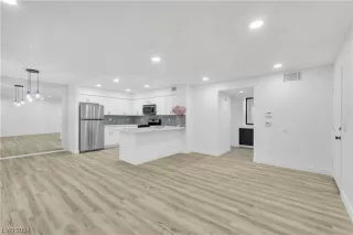 Photo #4: 2558082 Listing 