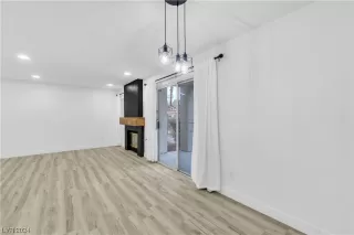 Photo #5: 2558082 Listing 