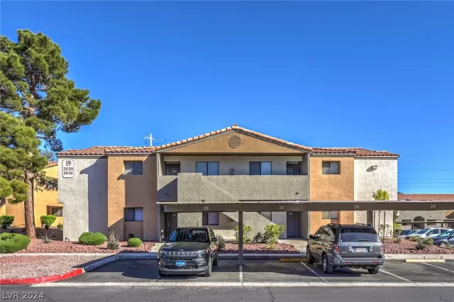 MLS: 2558087 Condo For Sale