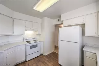 Photo #3: 2558087 Listing