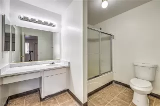 Photo #6: 2558087 Listing