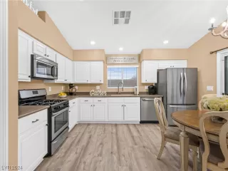 Photo #1: 2558103 Listing 