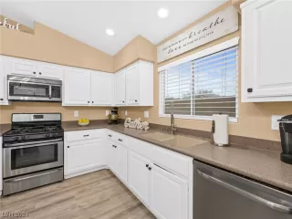 Photo #3: 2558103 Listing 