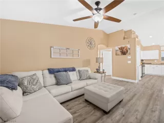 Photo #4: 2558103 Listing 