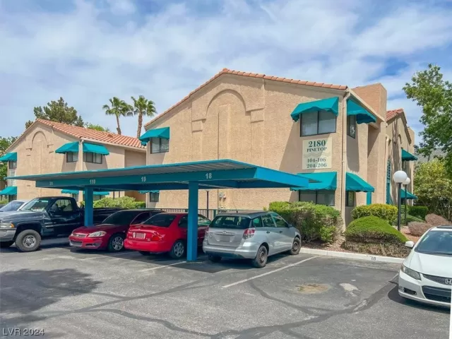 MLS: 2558104 Condo For Sale