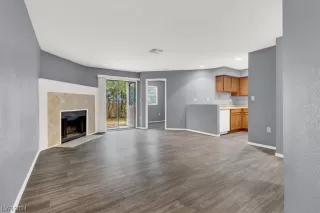 Photo #2: 2558104 Listing 