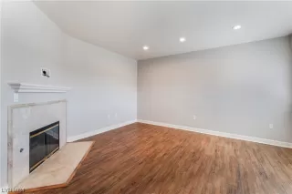 Photo #5: 2558129 Listing