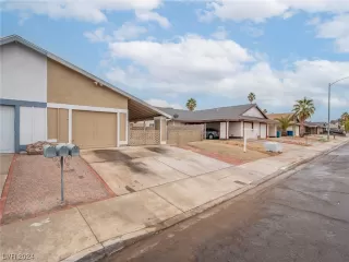 Photo #1: 2558148 Listing